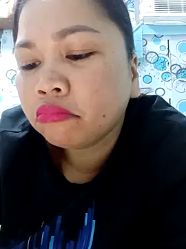 Snapshot of XXLorie_02 chatting on March 7, 2025, 4:57 am XXLorie 02 online show from March 7, 2025, 4:57 am