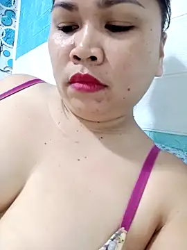 Snapshot of XXLorie_02 chatting on March 14, 2025, 1:02 pm XXLorie 02 online show from March 14, 2025, 1:02 pm
