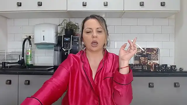 erikaerika online show from March 15, 2025, 6:14 am