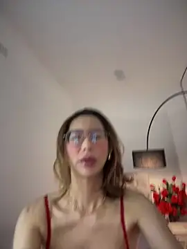 Ivysnow online show from May 15, 2026, 2:42 am