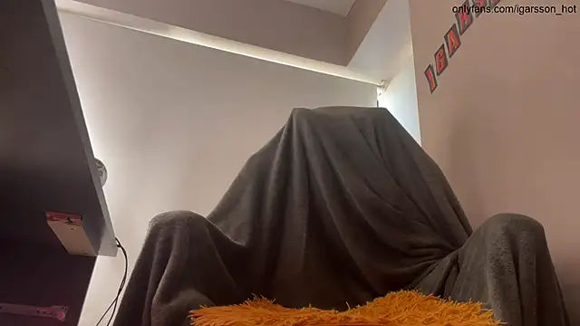 Snapshot of vladdymeow chatting on October 7, 2025, 5:25 pm vladdymeow online show from October 7, 2025, 5:25 pm