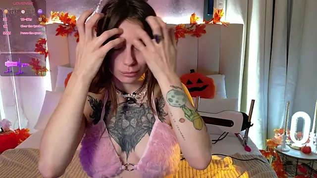 Eille Elfie online show from October 29, 2025, 5:39 am