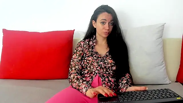 cute angel95 online show from May 11, 2026, 4:04 pm