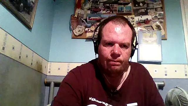 thickdick12331 online show from November 11, 2025, 9:42 pm