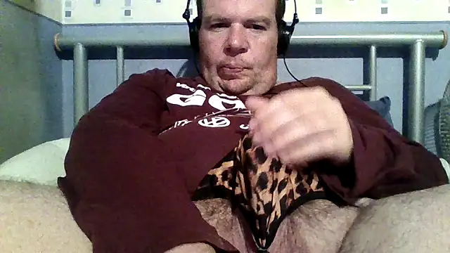 thickdick12331 online show from November 8, 2025, 8:45 pm