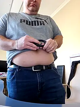 Andrew1900529 online show from November 5, 2025, 7:22 am