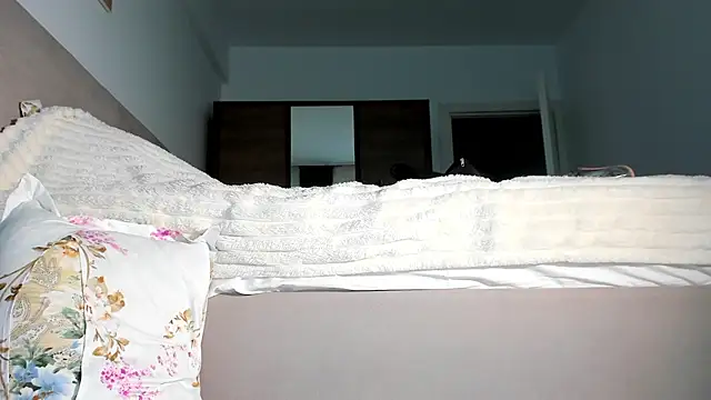 BrianaDiamondXXX online show from November 11, 2025, 8:42 am