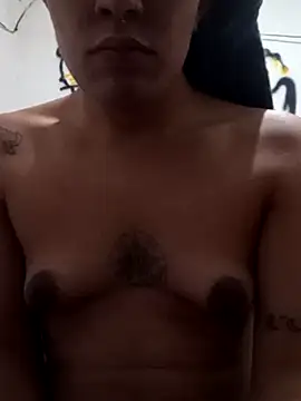 LUNAdeMARTE online show from December 4, 2025, 9:58 pm