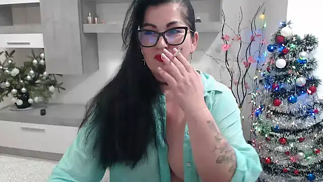 Snapshot of JullieMilf chatting on December 29, 2024, 7:39 am JullieMilf online show from December 29, 2024, 7:39 am