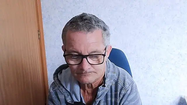 Snapshot of bigballnz chatting on January 14, 2026, 9:29 pm bigballnz online show from January 14, 2026, 9:29 pm