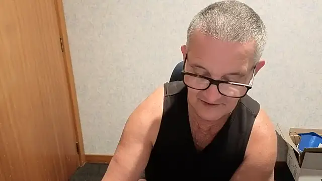 Snapshot of bigballnz chatting on December 17, 2025, 9:47 am bigballnz online show from December 17, 2025, 9:47 am