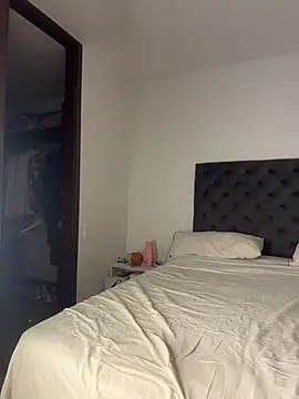 Snapshot of kamivolkano chatting on February 15, 2026, 12:11 am kamivolkano online show from February 15, 2026, 12:11 am