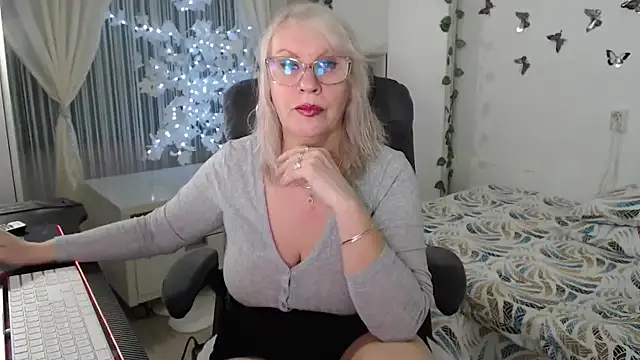 Ghertrude52 online show from April 3, 2026, 4:30 am