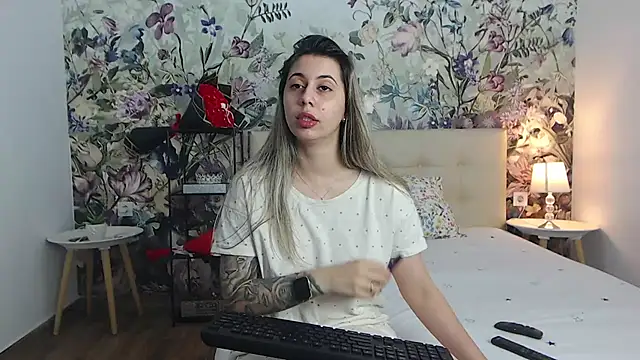 RoseDiamond06 online show from July 8, 2026, 1:12 pm