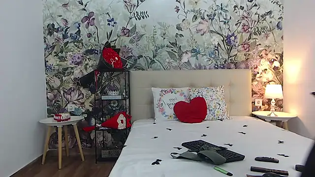 RoseDiamond06 online show from April 4, 2026, 9:16 am