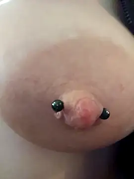 PinkTheHawk online show from April 8, 2026, 2:02 am