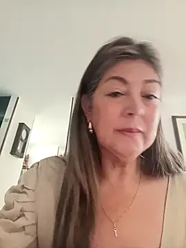 Snapshot of emma_tour chatting on April 15, 2026, 1:26 pm emma tour online show from April 15, 2026, 1:26 pm