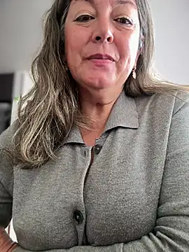 Snapshot of emma_tour chatting on January 13, 2026, 4:22 pm emma tour online show from January 13, 2026, 4:22 pm