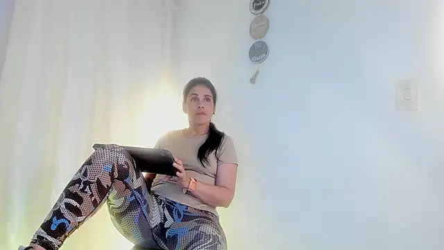 Snapshot of girasol_walton chatting on June 27, 2026, 5:08 pm girasol walton online show from June 27, 2026, 5:08 pm