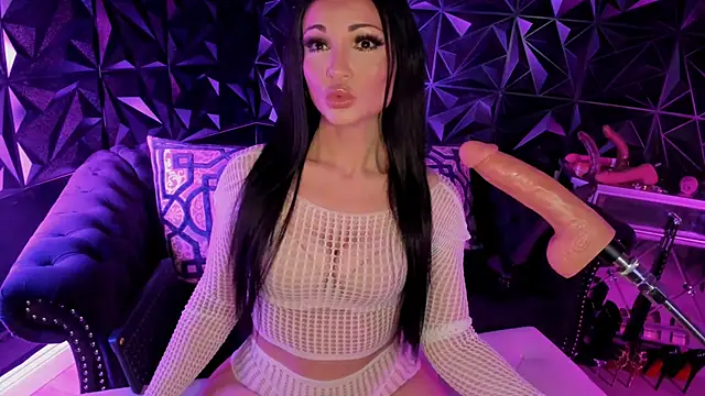 NatashaxoBangs online show from November 24, 2025, 11:05 pm