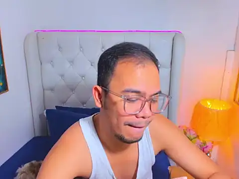 AsianZero online show from May 11, 2026, 4:26 pm