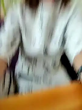 Snapshot of EvaXOAir chatting on January 31, 2025, 8:11 am EvaXOAir online show from January 31, 2025, 8:11 am