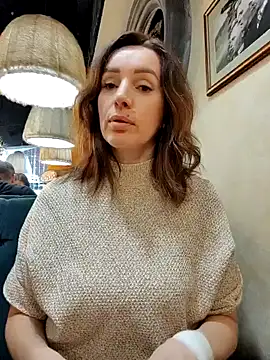 Snapshot of EvaXOAir chatting on January 13, 2025, 7:21 am EvaXOAir online show from January 13, 2025, 7:21 am