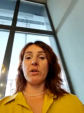 Snapshot of EvaXOAir chatting on September 18, 2025, 8:50 am EvaXOAir online show from September 18, 2025, 8:50 am