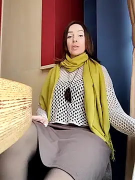 Snapshot of EvaXOAir chatting on January 7, 2025, 4:08 am EvaXOAir online show from January 7, 2025, 4:08 am