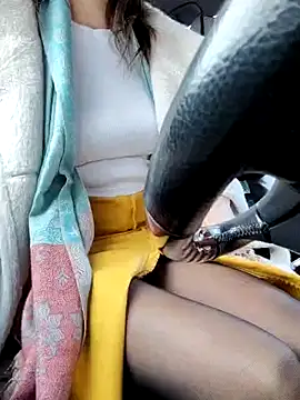 Snapshot of EvaXOAir chatting on March 22, 2025, 9:02 am EvaXOAir online show from March 22, 2025, 9:02 am