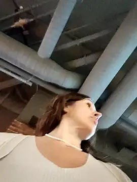 Snapshot of EvaXOAir chatting on February 25, 2025, 8:25 am EvaXOAir online show from February 25, 2025, 8:25 am