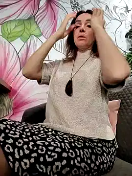 Snapshot of EvaXOAir chatting on February 19, 2025, 3:17 am EvaXOAir online show from February 19, 2025, 3:17 am