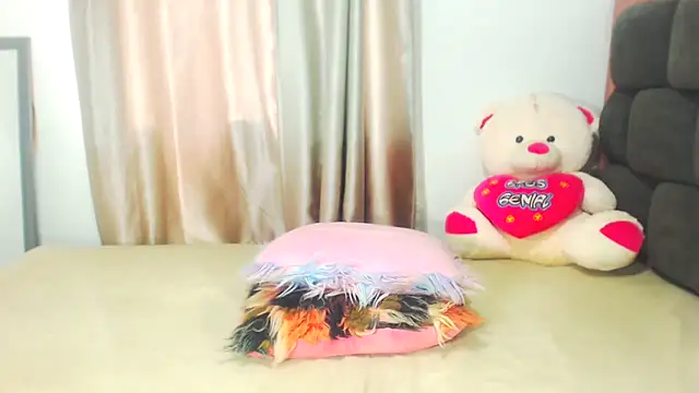 ValenSex online show from June 4, 2026, 2:22 pm