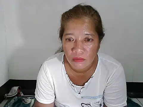 Snapshot of wethornypussy4u chatting on February 26, 2025, 12:49 pm wethornypussy4u online show from February 26, 2025, 12:49 pm