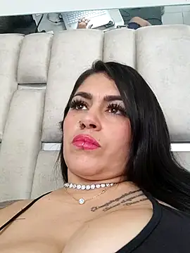 chelaqueen  online show from March 30, 2026, 7:48 pm