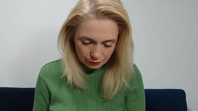 Snapshot of MysticCreature chatting on October 16, 2025, 3:15 am MysticCreature online show from October 16, 2025, 3:15 am