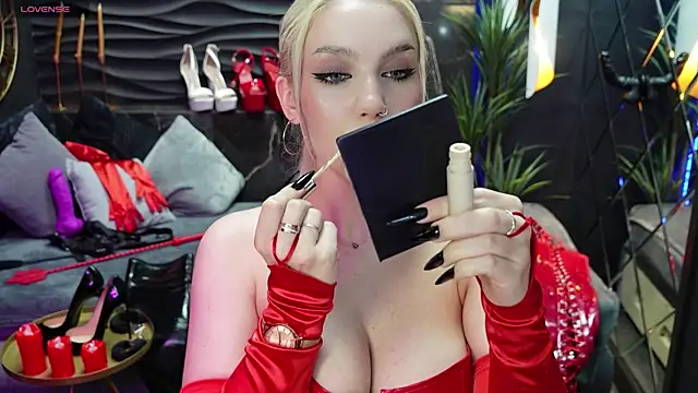 Snapshot of MistressDarsy chatting on February 23, 2025, 12:48 pm MistressDarsy online show from February 23, 2025, 12:48 pm