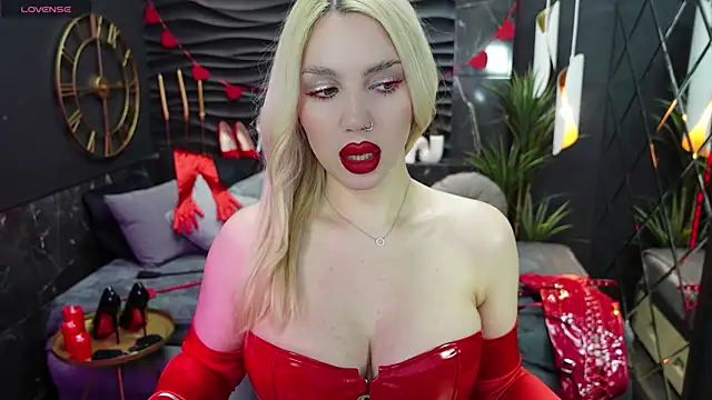Snapshot of MistressDarsy chatting on February 14, 2025, 10:06 am MistressDarsy online show from February 14, 2025, 10:06 am