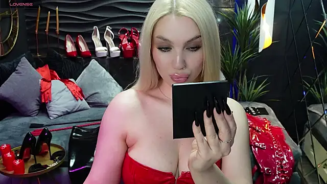 Snapshot of MistressDarsy chatting on February 22, 2025, 12:51 pm MistressDarsy online show from February 22, 2025, 12:51 pm