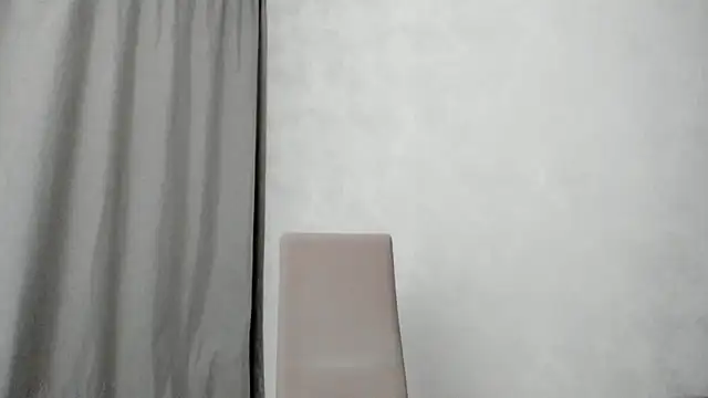 Snapshot of why_again_me chatting on February 13, 2026, 8:20 pm why again me online show from February 13, 2026, 8:20 pm