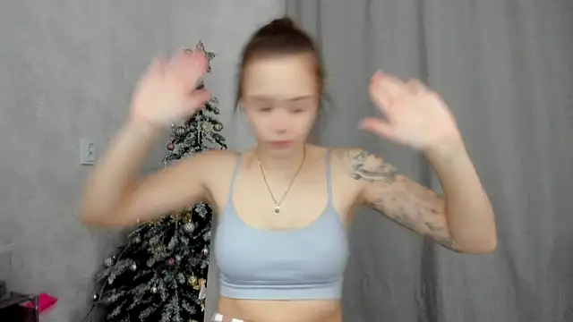 Snapshot of why_again_me chatting on January 17, 2026, 8:34 pm why again me online show from January 17, 2026, 8:34 pm