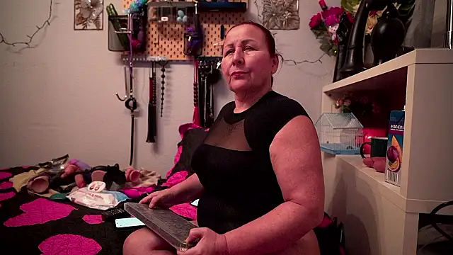 Snapshot of barbarah_ chatting on February 15, 2026, 10:03 am barbarah online show from February 15, 2026, 10:03 am