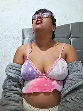 Snapshot of ZaidaWet chatting on March 15, 2025, 1:51 pm ZaidaWet online show from March 15, 2025, 1:51 pm