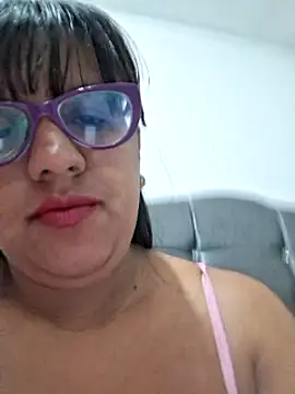 Snapshot of ZaidaWet chatting on March 6, 2025, 2:40 pm ZaidaWet online show from March 6, 2025, 2:40 pm