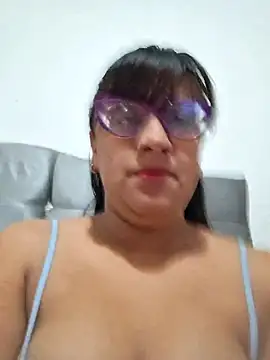 Snapshot of ZaidaWet chatting on March 19, 2025, 12:12 pm ZaidaWet online show from March 19, 2025, 12:12 pm