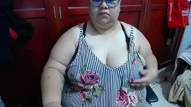 Snapshot of hotlesby4uxxx chatting on May 23, 2026, 1:54 pm hotlesby4uxxx online show from May 23, 2026, 1:54 pm