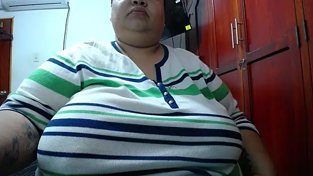 Snapshot of hotlesby4uxxx chatting on April 26, 2026, 12:57 pm hotlesby4uxxx online show from April 26, 2026, 12:57 pm
