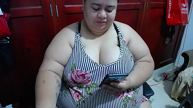 Snapshot of hotlesby4uxxx chatting on May 22, 2026, 1:42 pm hotlesby4uxxx online show from May 22, 2026, 1:42 pm