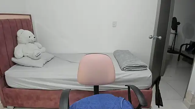 nicoledavis online show from October 9, 2025, 5:19 am