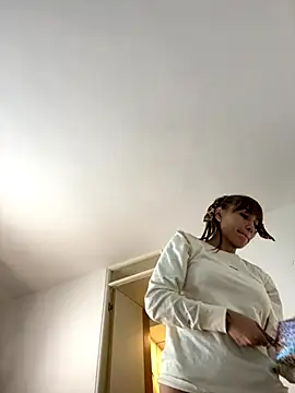 Snapshot of hollythomson chatting on October 22, 2025, 9:57 pm hollythomson online show from October 22, 2025, 9:57 pm